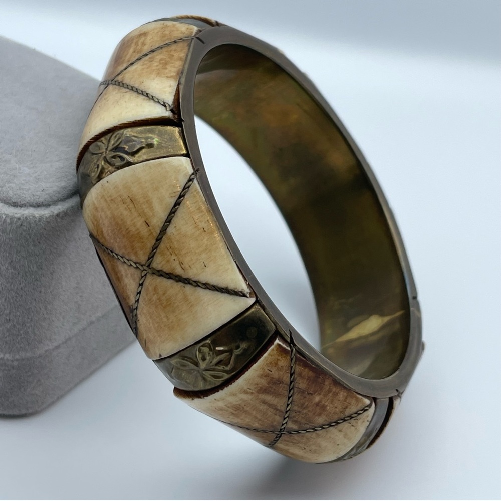 Vintage Brass & Bone Inlay Bangle Bracelet – Handcrafted Tribal Boho Design